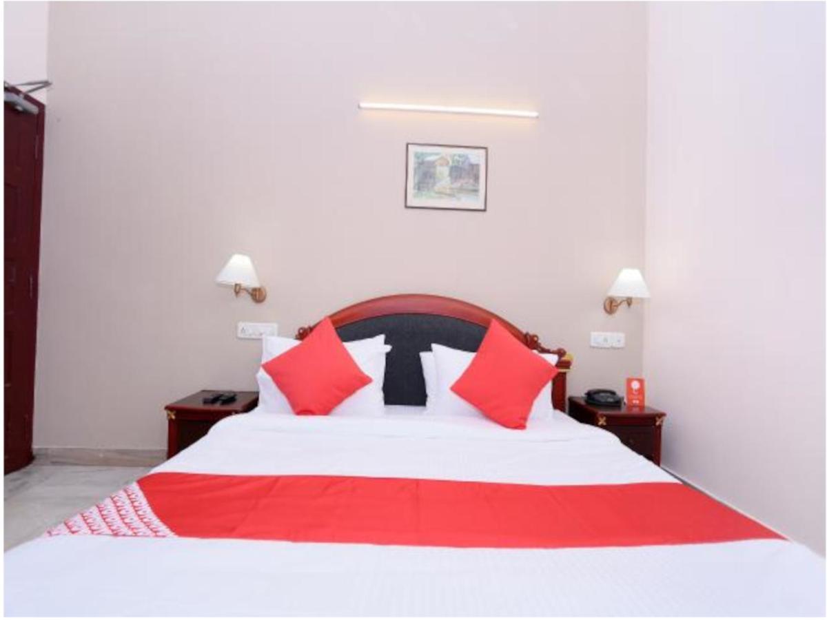 Апартаменти Karthika Residency Kochi Екстер'єр фото